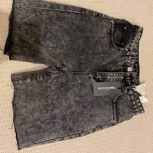 NEVER WORN (WITH TAG) HIGH WAISTED JEAN SHORTS